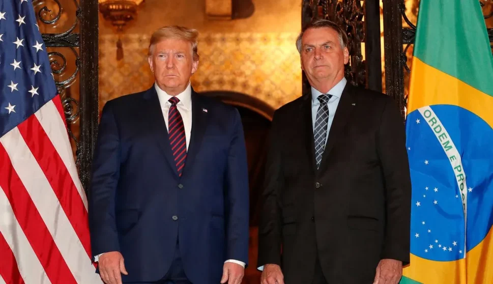 Jair Bolsonaro conversa com Donald Trump por videochamada e deseja boa sorte nas eleições