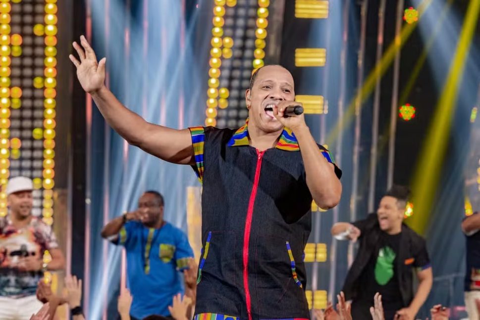 Morre Anderson Leonardo, vocalista do Molejo; cantor tinha 51 anos