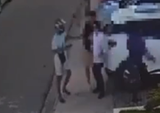 [Vídeo] Homem tem relógio Rolex roubado durante assalto na Ponta Verde, em Maceió