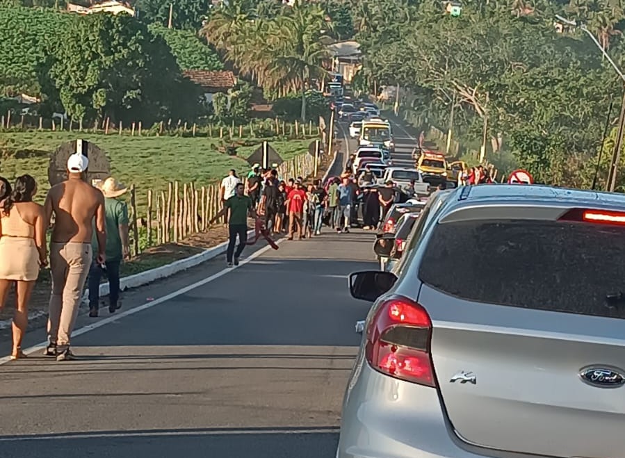 [Vídeos] Acidente na AL 485 deixa dois mortos em Feira Grande