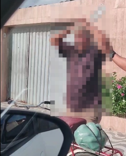 Idoso de 74 anos é preso sob acusação de abuso sexual contra uma menina de 7 anos