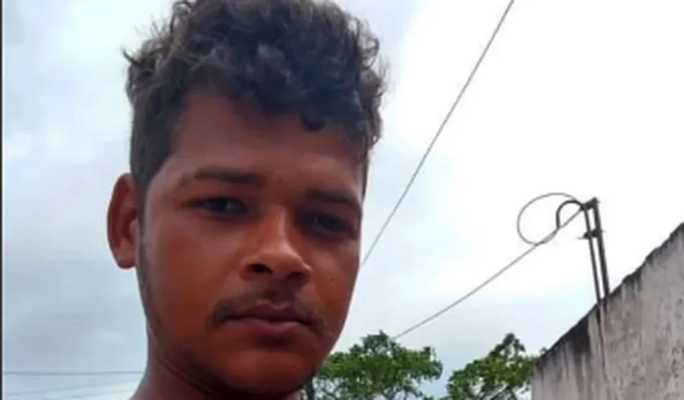 Homem é morto a facadas em via pública de Murici