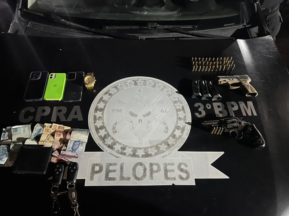 PMs capturam dupla flagrada com armas de fogo e munições, em Craíbas