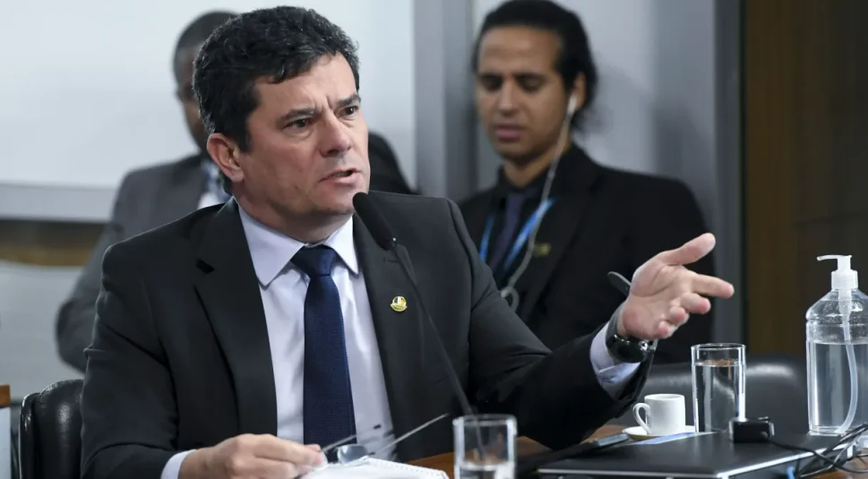 Julgamento de Moro é interrompido após desembargador pedir vista