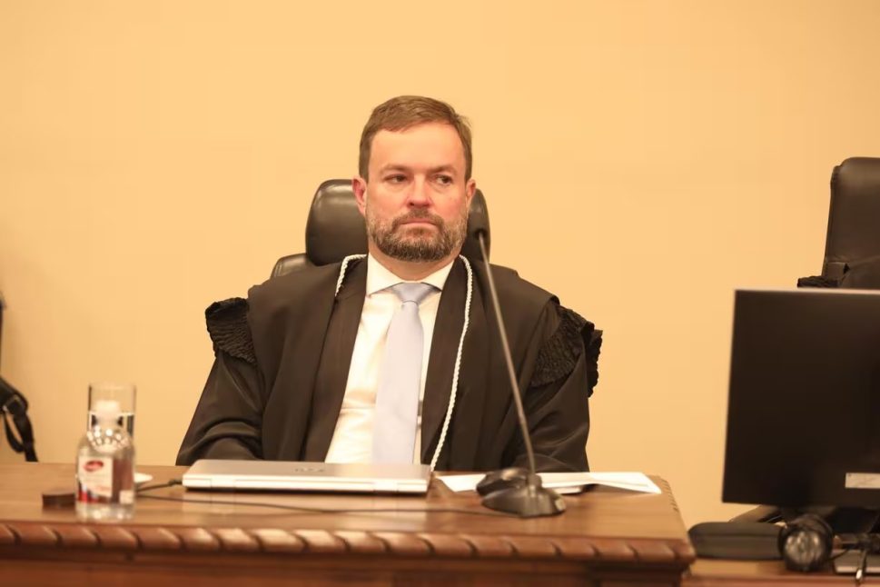 Carrasco pela absolvição: relator do caso de Sergio Moro vota contra cassação do senador