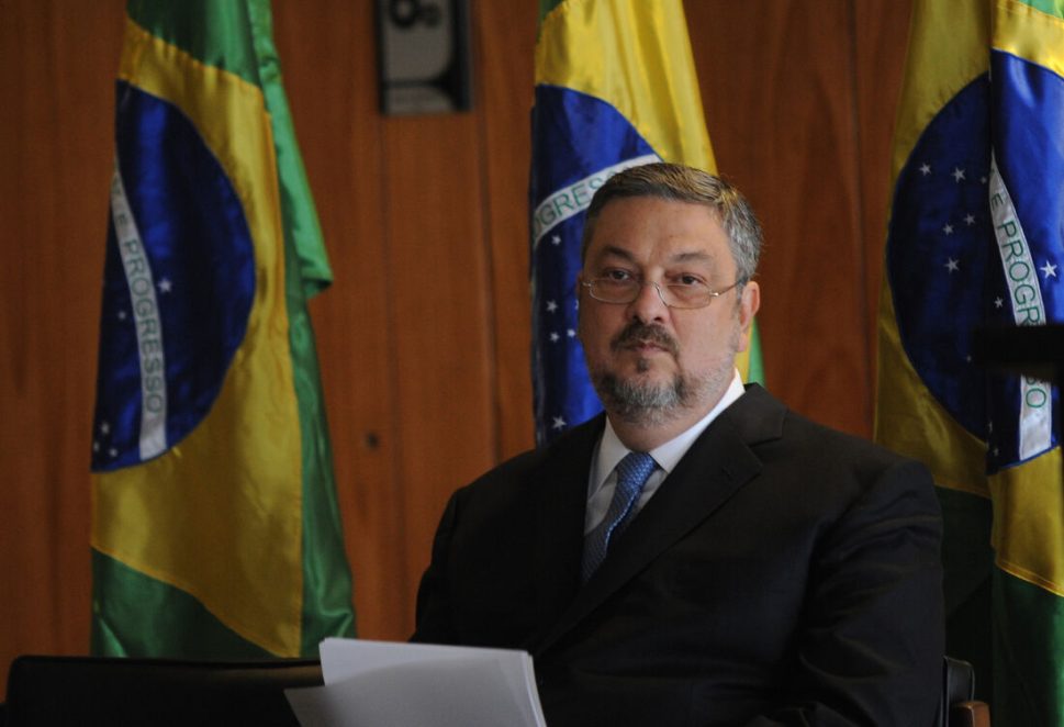 Juiz libera imóveis e carros de Antônio Palocci que foram bloqueados na Lava Jato