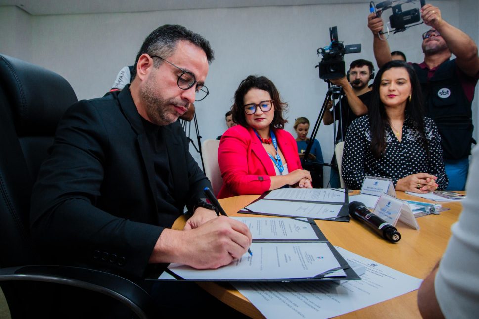 Paulo Dantas assina normas para fortalecimento da cadeia produtiva do leite; veja alterações e avaliações
