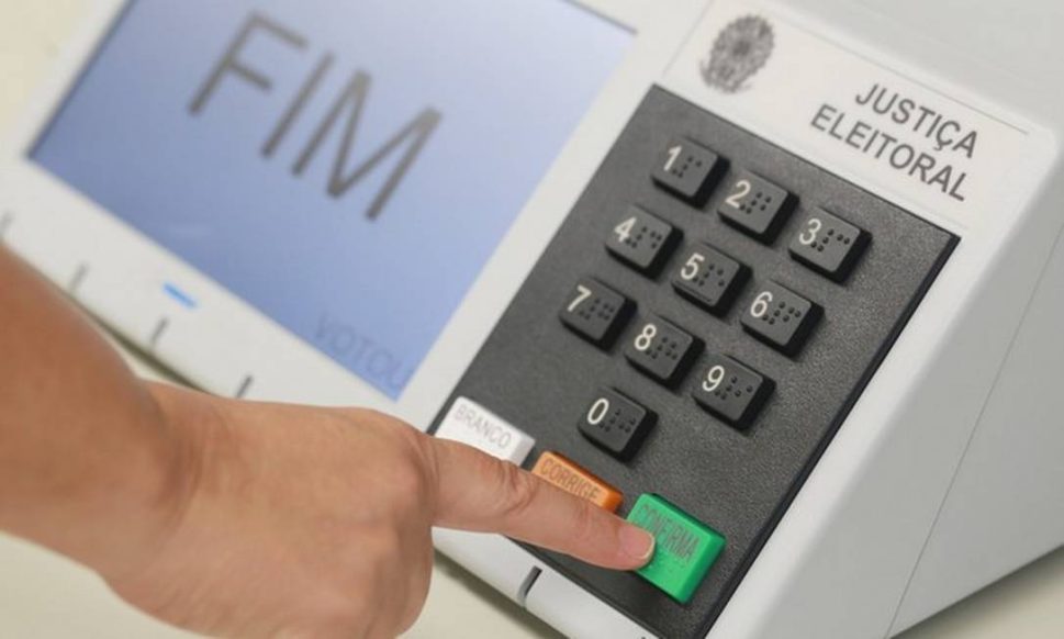 Mesmo sem provas, 35% creem que urnas foram fraudadas em eleições de 2022, diz pesquisa
