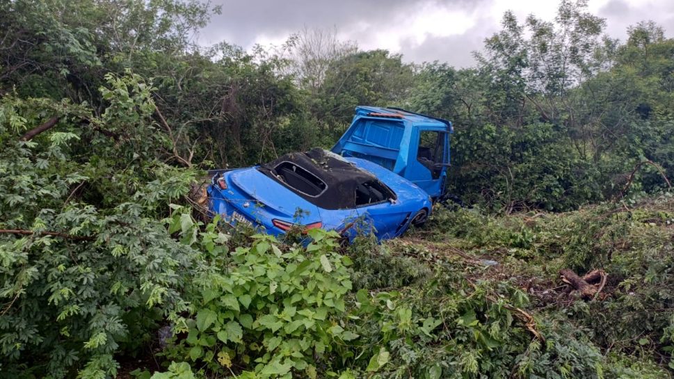 [Vídeo] Guincho com BMW prêmio de “Rifa dos Gêmeos” se envolve em acidente em Água Branca