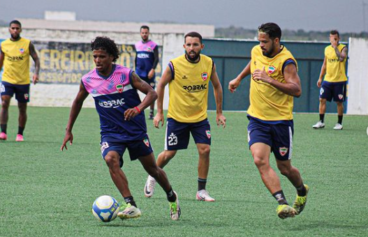 (Vídeo) CSE encerrará treinamentos nesta sexta (10) para o clássico contra o ASA e lateral Talles fala sobre preparação