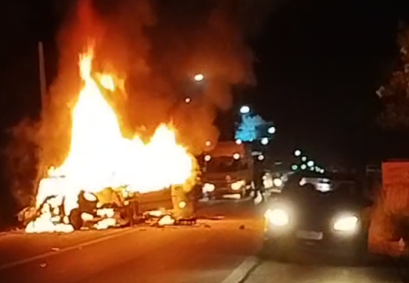 [Vídeo] Acidente com quatro veículos deixa uma pessoa morta e um carro em chamas, em Pilar