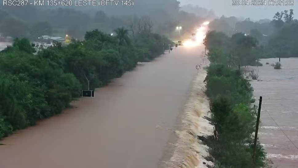 Temporais deixaram 5 mortos e 18 desaparecidos no RS