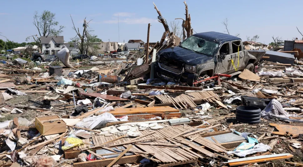Tornado nos EUA mata cinco e devasta estado de Iowa
