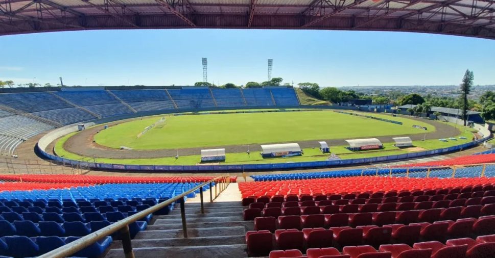Londrina x CSA se enfrentam nesta segunda-feira (6); as duas equipe ainda não venceram na Série C