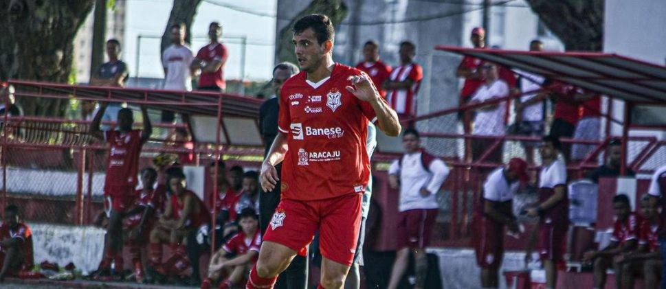 Suspenso pelo terceiro cartão amarelo, lateral esquerdo Ian desfalca o Sergipe contra o CSE