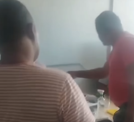 [Vídeo] Servidor é ameaçado de morte dentro do ambiente de trabalho, em Maceió