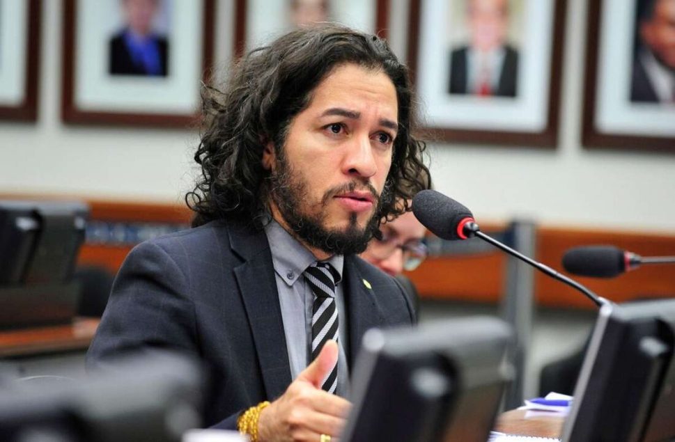 Jean Wyllys defende que Lula não concorra à reeleição e apoie Simone Tebet em 2026