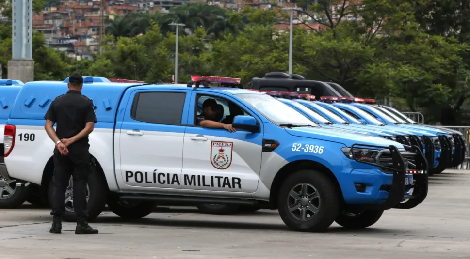 13 policiais militares são presos sob acusação de organização criminosa, corrupção e peculato