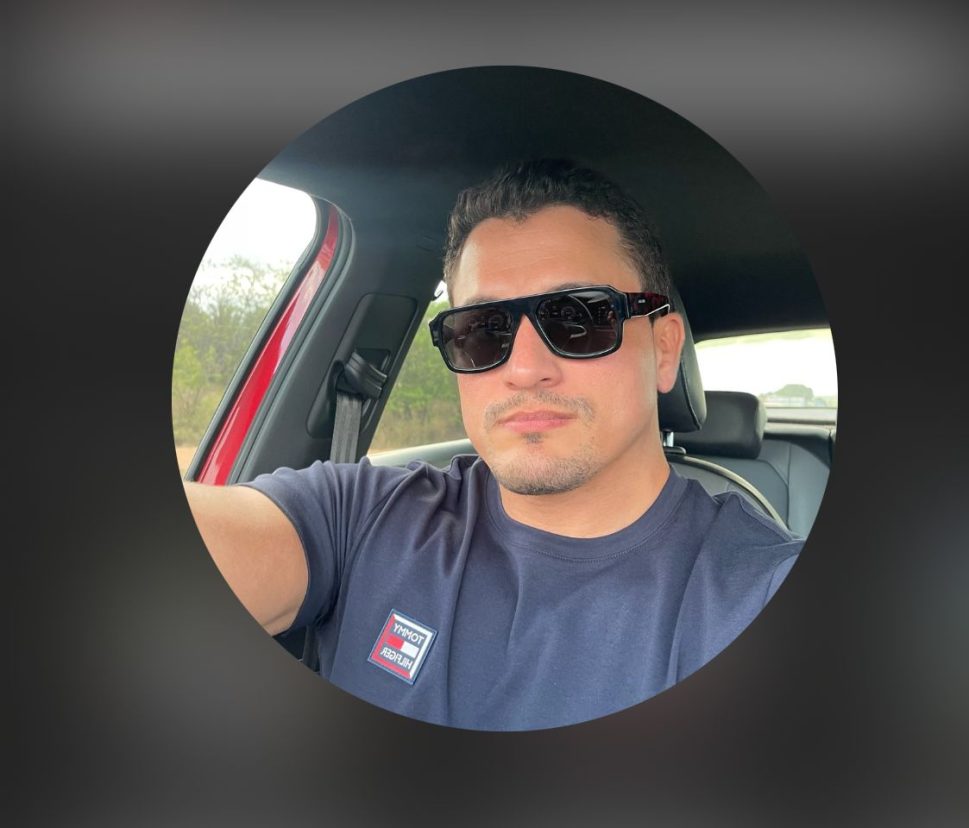 [Vídeo] Blogueiro é morto a tiros dentro de carro, em Junqueiro