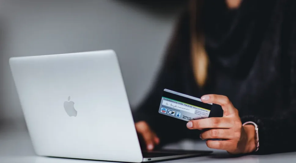 “Taxa da blusinha” deve ser embutida no valor das compras em sites internacionais, segundo secretário