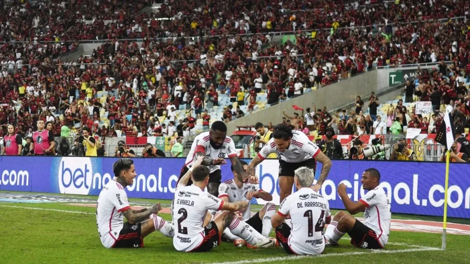 Flamengo atropela o Vasco e aplica a sua maior goleada na história do clássico