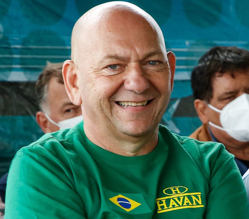 Condenado por chamar homem de esquerdopata e mandá-lo para Cuba, Hang vai recorrer
