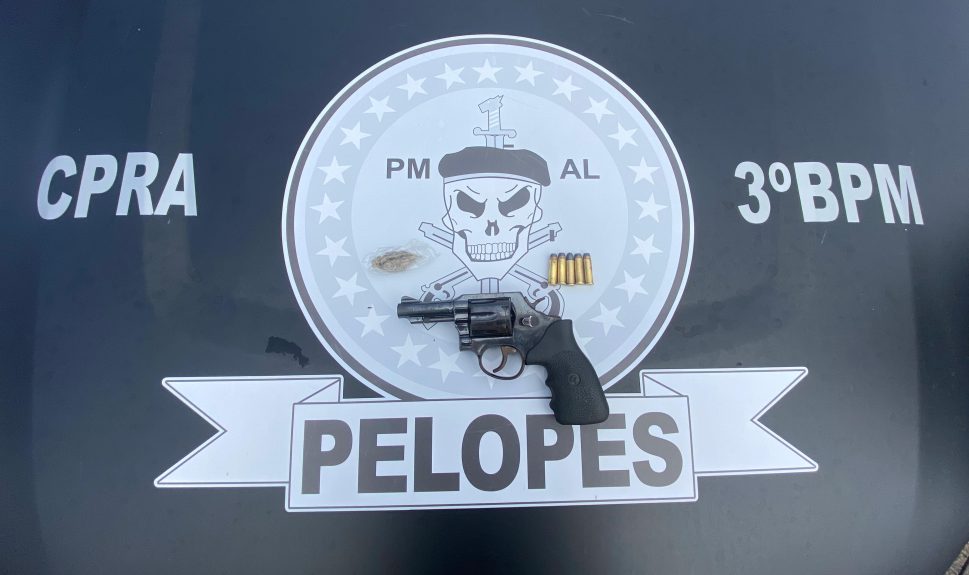 Com processos por dano e lesão corporal, homem é preso por posse de arma de fogo e consumo de drogas, em Arapiraca