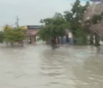 [Vídeo] Alagamentos causam transtornos na capital alagoana