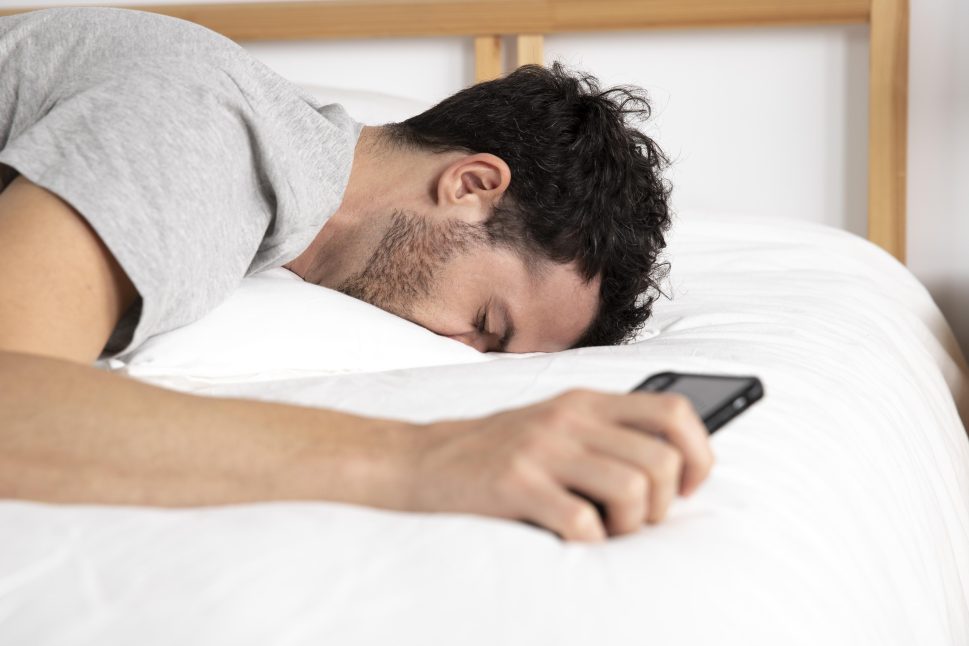 Panorama de Saúde Mental: maioria dos entrevistados em pesquisa dormiu menos de 6h em pelo menos uma noite