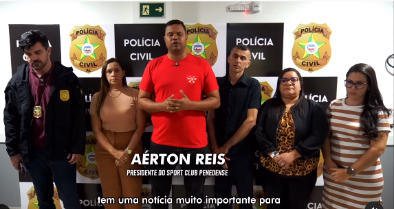 (Vídeo) Jovens são mantidos em condições insalubres após falsa promessa de jogar no Penedense