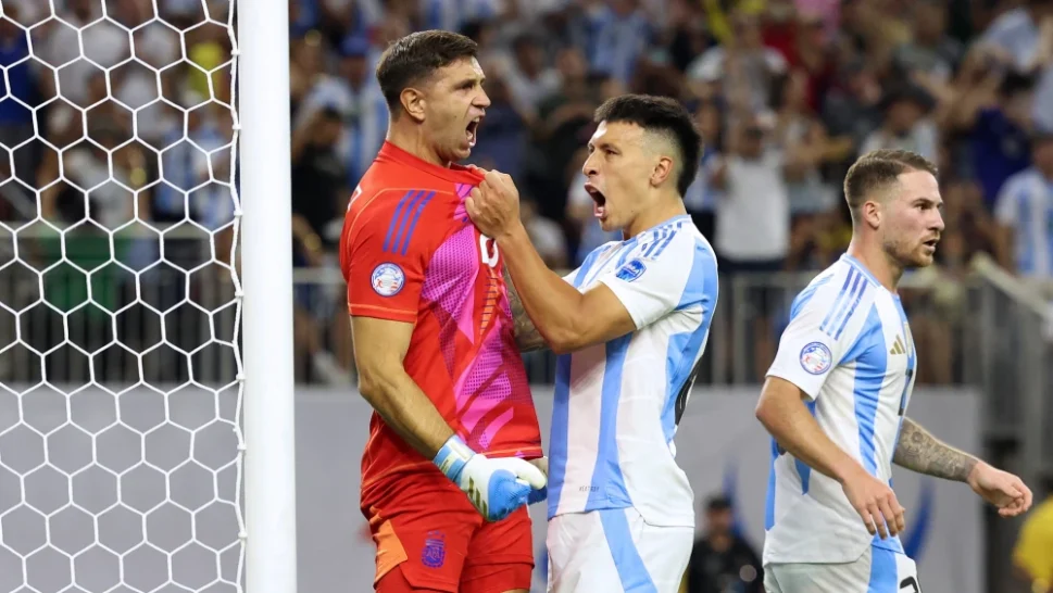 Goleiro Dibu brilha nos pênaltis, ‘salva’ Messi, e Argentina elimina Equador na Copa América