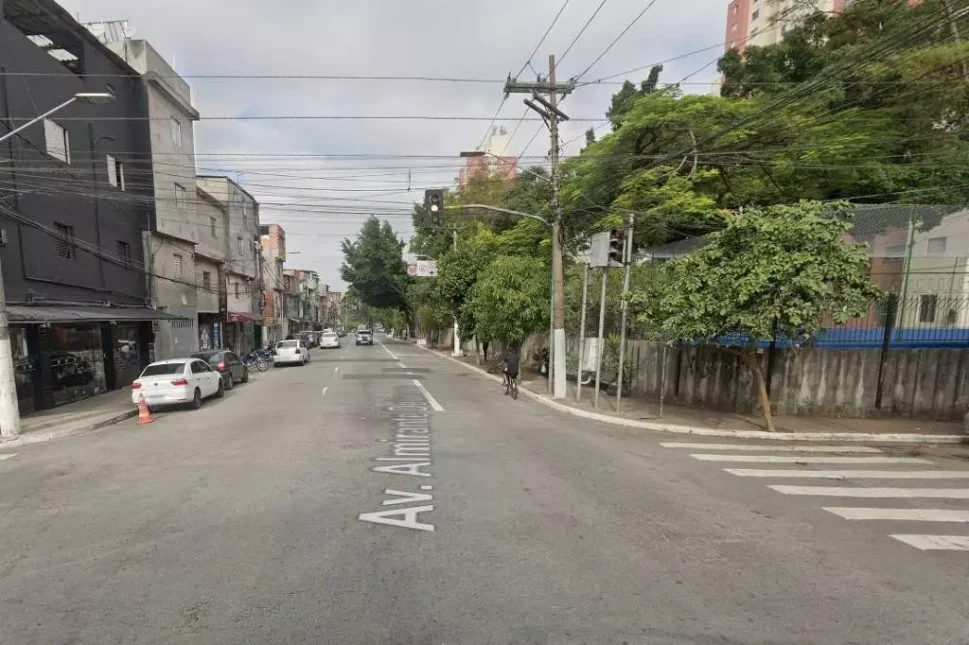 Veterinária é baleada no rosto e dirige até hospital para pedir ajuda, em SP