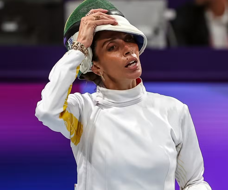 Com tumor no cóccix, Nathalie Moellhausen passa mal durante estreia da esgrima