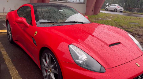 [Vídeo] Operação contra fraudes na Educação de Porto Alegre resulta em apreensão de carros de luxo