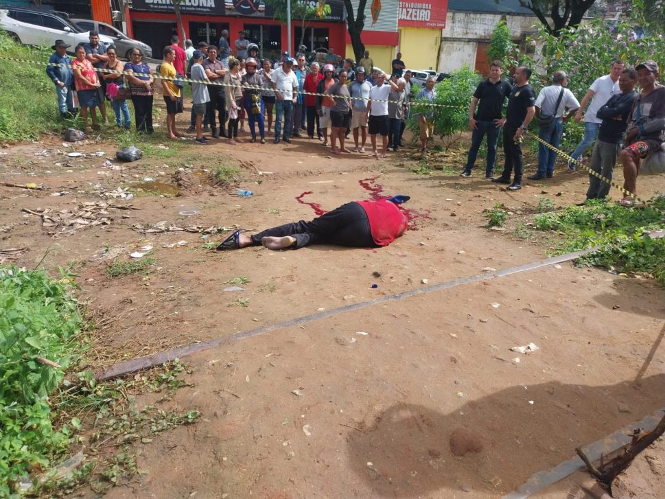 Morre homem alvejado por tiros próximo à Passarela dos Estudantes, em Palmeira dos Índios