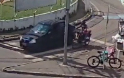 [Vídeo] Delegacia de Homicídios divulga imagens do assassinato de um zelador, em Maceió