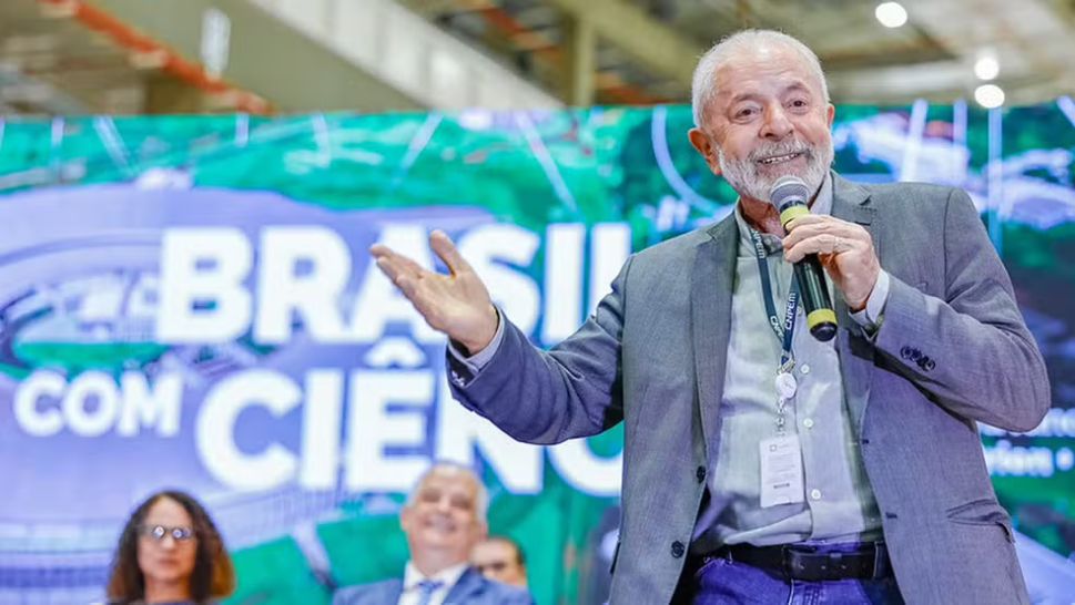 Governo Lula é aprovado por 54% dos eleitores e reprovado por 43%, aponta pesquisa Quaest