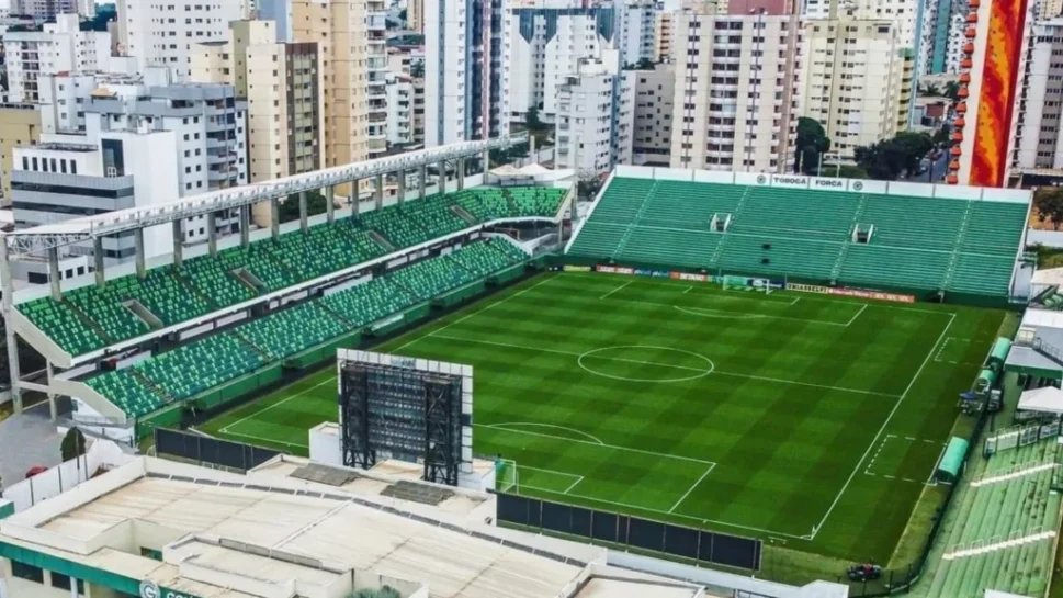Tentando primeira vitória como visitante na Série B, CRB enfrenta o Goiás nesta quinta (25) em Goiânia