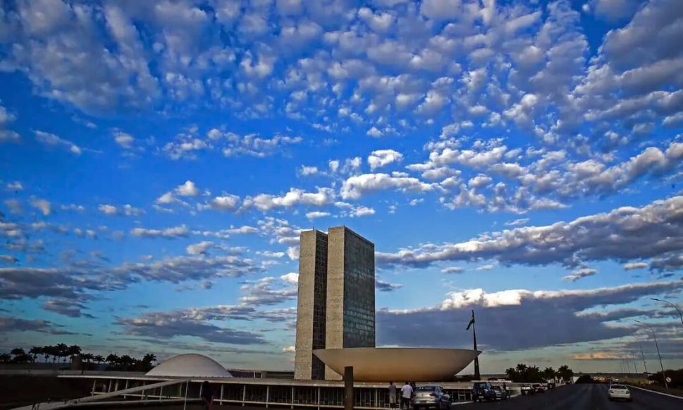 Projeto de regulação das redes sociais está parado no Congresso