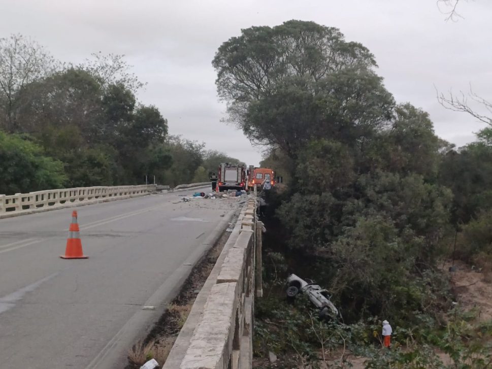 Grave acidente na BR-423 deixa três mortos de uma mesma família no município de Canapi