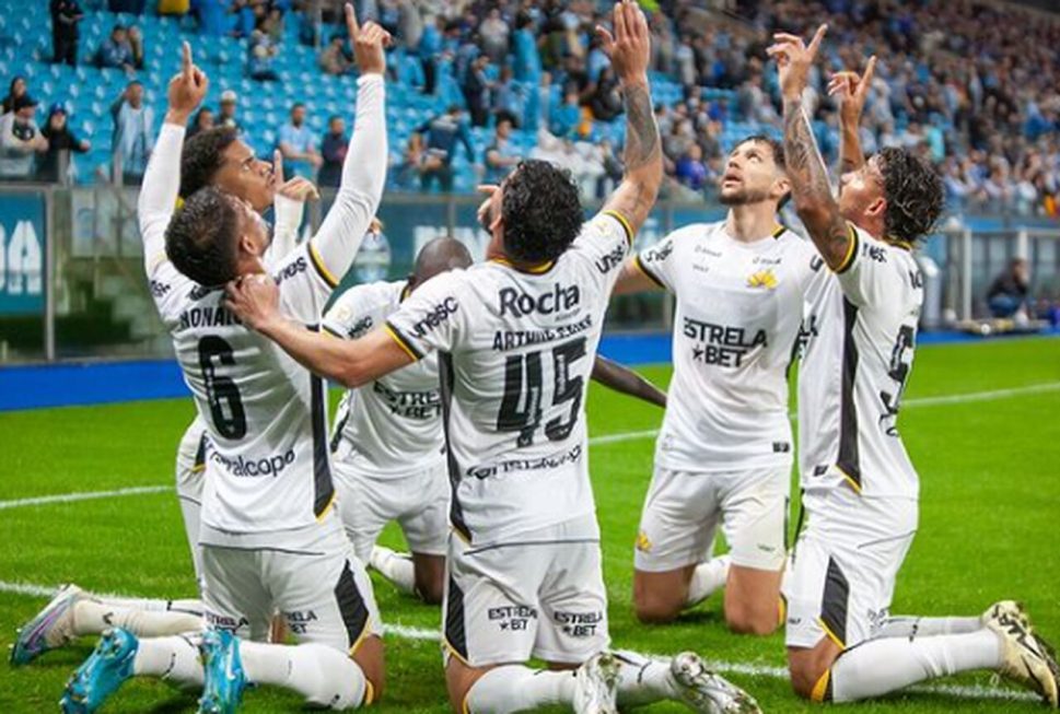Brasileirão: Criciúma bateu o Grêmio, enquanto Bragantino e Internacional ficaram no empate