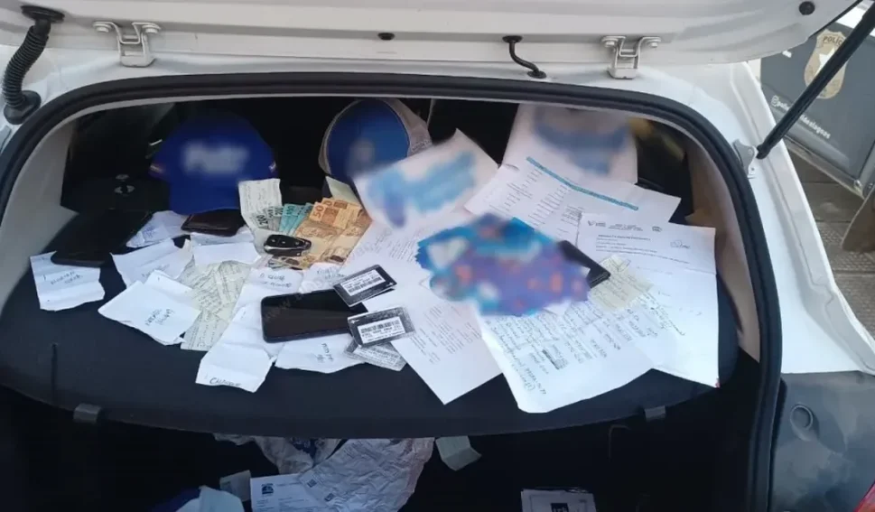 Dois homens são presos com “santinhos”, lista de eleitores e dinheiro em Campo Alegre, AL