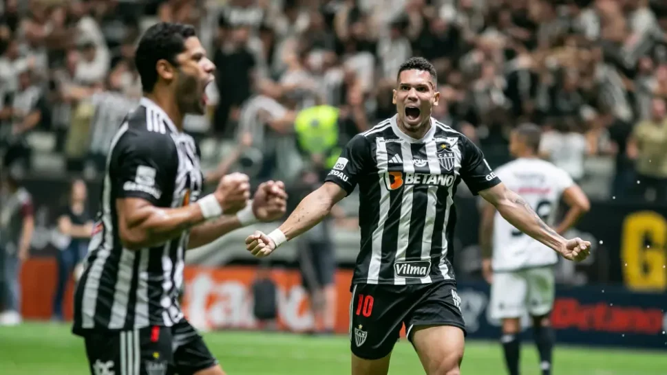 Atlético-MG vira sobre Vasco e abre vantagem na semi da Copa do Brasil
