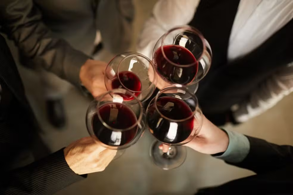 Está sobrando vinho na Europa: com menos gente comprando o produto, setor passa por uma grave crise