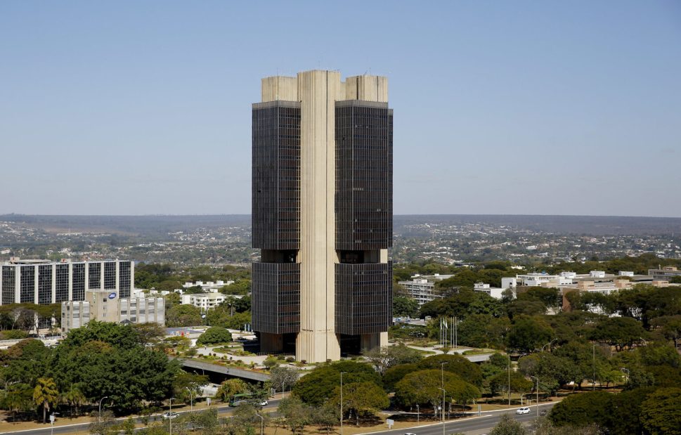 Banco Central deve reduzir taxa Selic para 14% ao ano em nova reunião do Copom