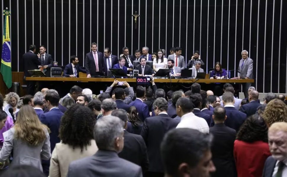 Reforma tributária pode colocar o Brasil como campeão mundial de Impostos para empresas