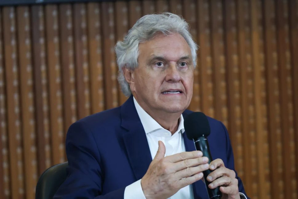 Após 4 dias internado por pneumonia, Caiado recebe alta e retoma campanha