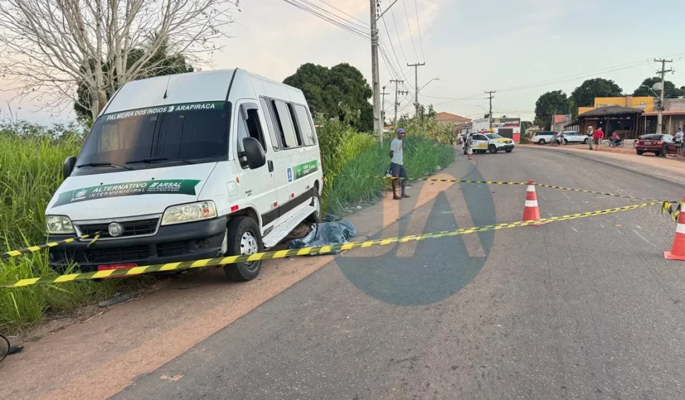 Colisão entre moto, carro e van deixa uma pessoa morta na AL-115