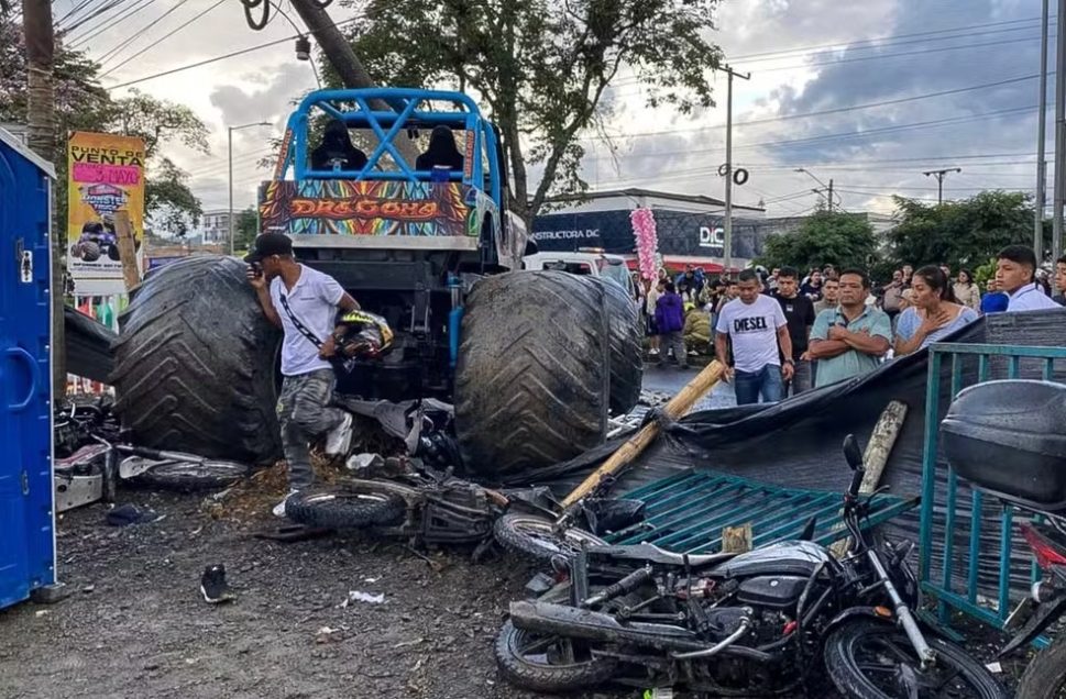 Acidente com ‘monster truck’ deixa dois mortos e 37 feridos em evento na Colômbia