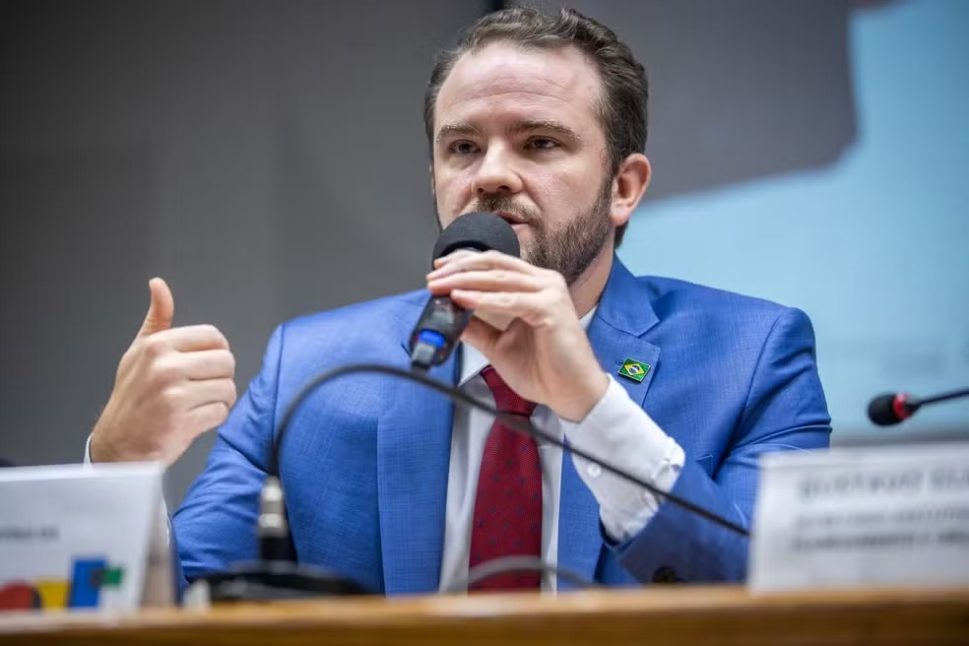 Ministro diz que discussão para o fim da declaração anual do Imposto de Renda está ‘a todo vapor’ no governo